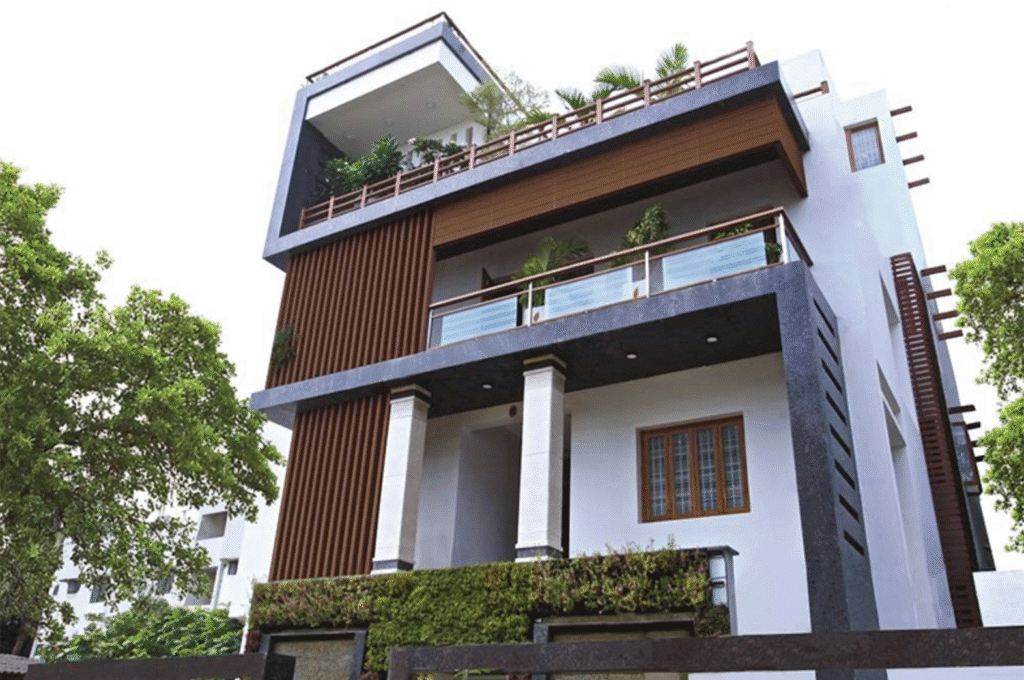 Giải pháp lam gỗ chắn nắng hướng Tây cho mặt tiền nhà phố hiện đại