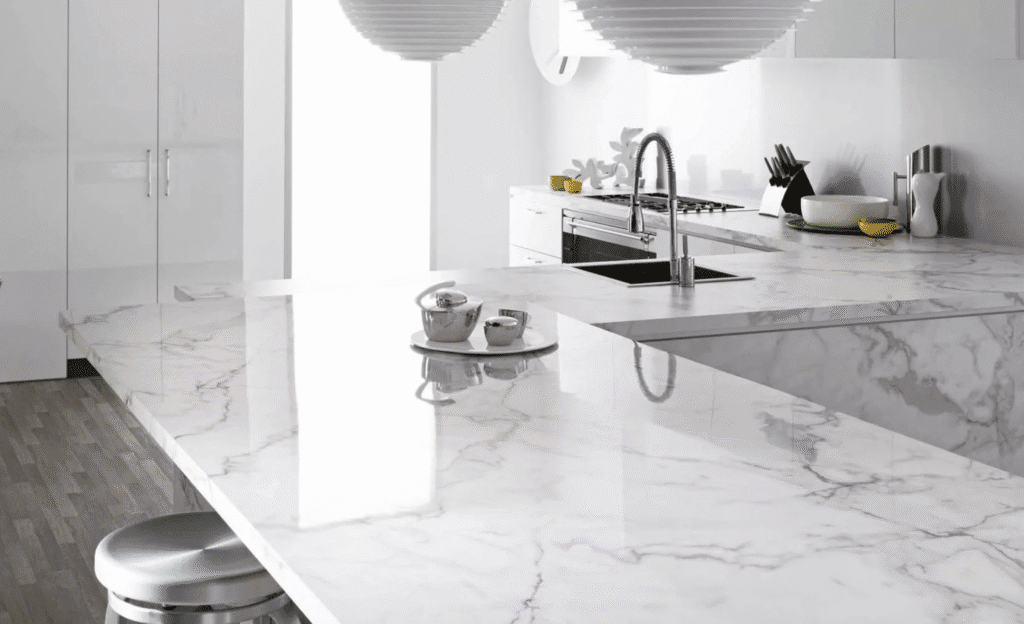 Bàn đảo bếp uốn cong mềm mại sử dụng đá nhân tạo Solid Surface liền khối không mối nối