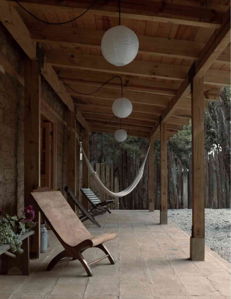 Colar đã tạo ra một ngôi nhà đất một tầng ở Chiapas, Mexico