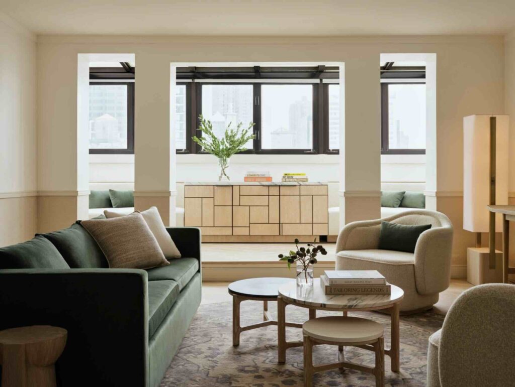 Tại Kimpton Ashbel, bảng màu trung tính được kết hợp hài hòa với những gam màu đá quý.
