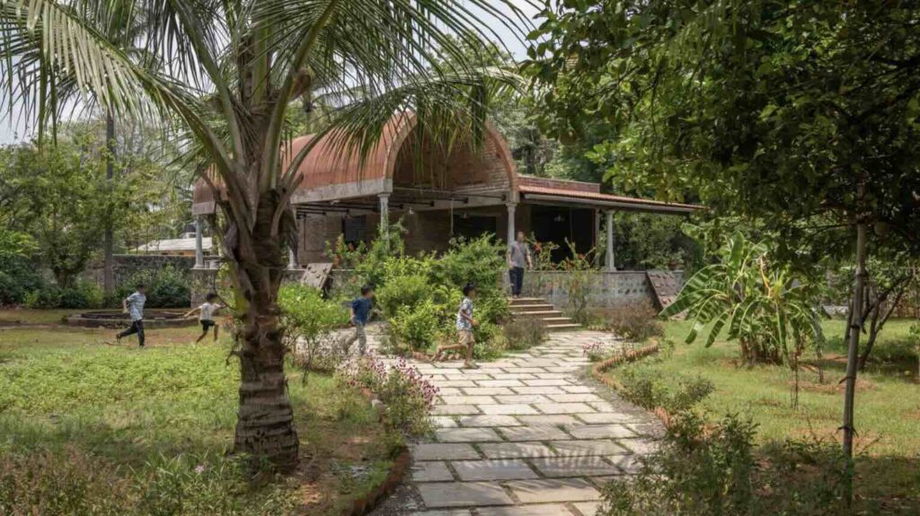 Công ty Spaces by Manah đã hoàn thành một trung tâm cộng đồng ở Chennai, Ấn Độ