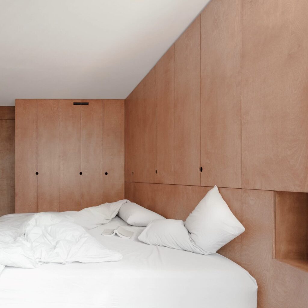 Kích thước của đồ gỗ được xác định bởi một lưới chiếu tatami Ryukyu