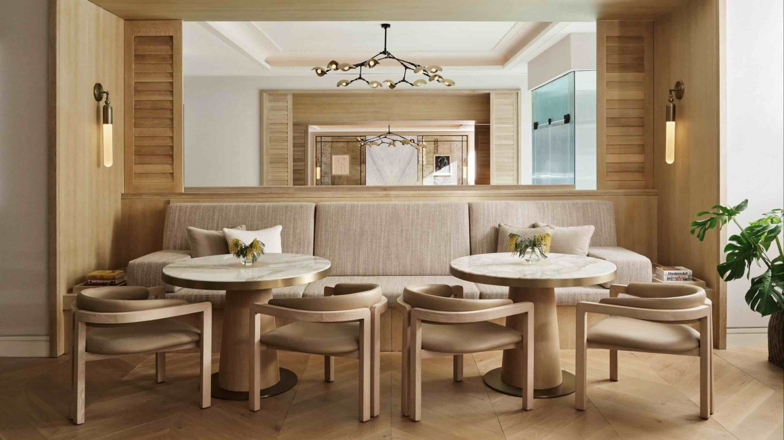 Busta Studio tái hiện vẻ thanh lịch của những ngôi nhà phố kiểu New York cho khách sạn Kimpton Ashbel.