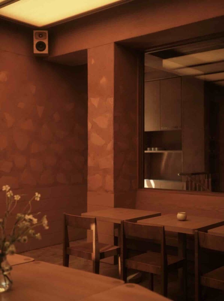 Những chiếc ghế của Frama được kết hợp với đồ nội thất của EBBA Architects